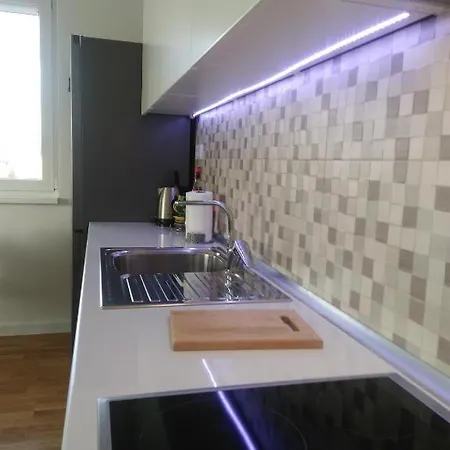 Stupine Metropola דירה טוזלה